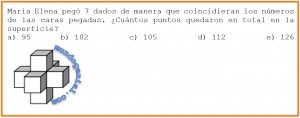 María Elena pegó 7 dados de manera que coincidieran los números de las caras pegadas....